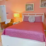 Bella Sirena Inn