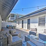 Well-Appointed Madeira Beach Condo With Patio!