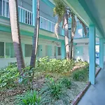 Tropical Pass-A-Grille Gem With Direct Beach Access!