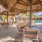 Walkable To Restaurants And Steps To The Beach! - Coconut Villa\'S Suite 10