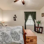 Walk To The Beach And Restaurants! - Coconut Villa\'S Suite 2