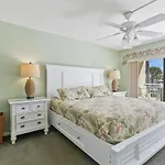 108 Madeira Norte Condo