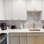 8 - Island Paradise Cottages - Tropic Sun