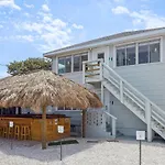 Twin Tiki 4