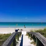 1Br 1Ba Northstar Bungalow. Just Steps To The Beach And The Bay.