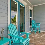 Luxurious Modern Townhouse Right Across Beach!! Table Tennis