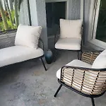 Luxurious Waterfront Penthouse: Maderia Beach Gem