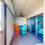 Parrot\'S Cove