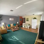 Private One-Bedroom 4 -Directly Across From Beach