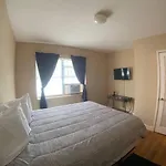 Private One-Bedroom 8 -Directly Across From Beach