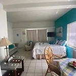 Private Studio 15 -Directly Across From Beach