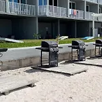 423 - Island Inn