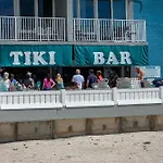 319 - Island Inn