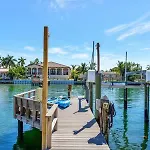 Maritana Beach House Heated Pool & Private Dock