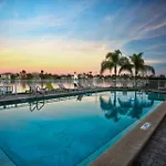 303 Palms Of Treasure Island