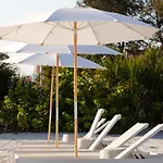 The Molloy - Treasure Island Suites & Cottages