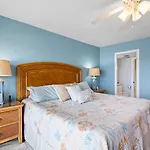 213 Madeira Norte Condo