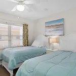 214 Madeira Norte Condo