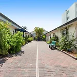 Dolphin Court #7