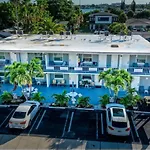 Sunset Beach Suites At Madeira Beach! Pet Friendly Beach Getaway!- Suite 1