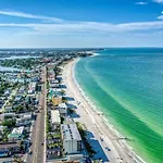 Sunset Beach Suites At Madeira Beach! Pet Friendly With Summer Breezes! - Suite 6