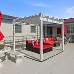 Sun Island Motel