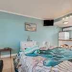 Tropic Terrace #4 - Beachfront Rental Apts