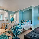 Tropic Terrace #4 - Beachfront Rental Apts
