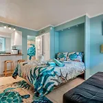 Tropic Terrace #4 - Beachfront Rental Apts