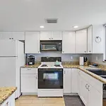 Malyn 108, Updated Waterfront Condo, Private Patio