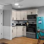 Sunset Beach House - Beach Hugger 2