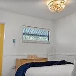 Sunset Beach House - Beach Hugger 3