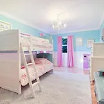 Large Private Home With Swimspa 100 Steps From Beach