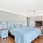 Large Private Home With Swimspa 100 Steps From Beach