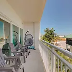 Steps Across From Madeira Beach, Heated Pool- Luxury 3 Bedrooms, 3 Full Bathrooms