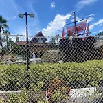 Steps Across From Madeira Beach, Heated Pool- Luxury 3 Bedrooms, 3 Full Bathrooms