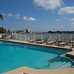 309 - Palms Of Treasure Island