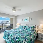 #407 Madeira Norte Condo
