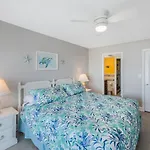 #407 Madeira Norte Condo