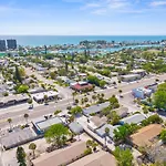 Let\'S Flamingle In St Pete Beach Private Funky Apartment