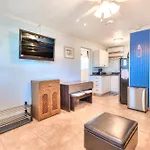 Tropic Terrace Suite #51 - Beachfront Resort