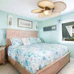 Tropic Terrace Resort #26 - Beach View Suite