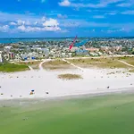 Tropic Terrace Suite #51 - Beachfront Resort