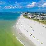Tropic Terrace Suite #5 - Beachfront Resort