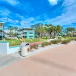 Tropic Terrace Suite #40 - Beachfront Resort