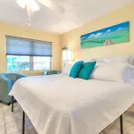 Tropic Terrace Suite #22 - Beachfront Resort