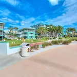 Tropic Terrace Suite #12 - Beachfront Resort