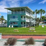 Tropic Terrace #19 - Beachfront Resort Suite