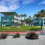 Tropic Terrace #19 - Beachfront Resort Suite