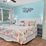 Tropic Terrace Suite #23 - Beachfront Rental
